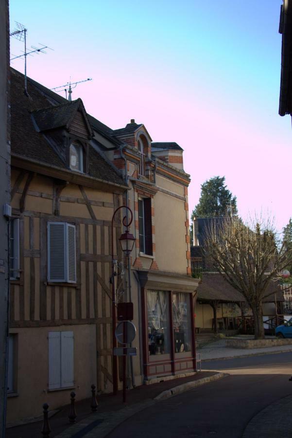 Gite "La Mesangerie" Villa Chateau-Renard Exterior photo